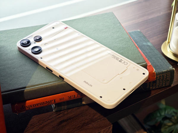 お手頃価格帯のスマホにおいて、不満なく長く使える条件とは, 競合機種としてはどんな製品が挙げられるか, MNP特価となると、もう少し価格が上の機種も狙える, 機種により特長は異なるので最良の選択を