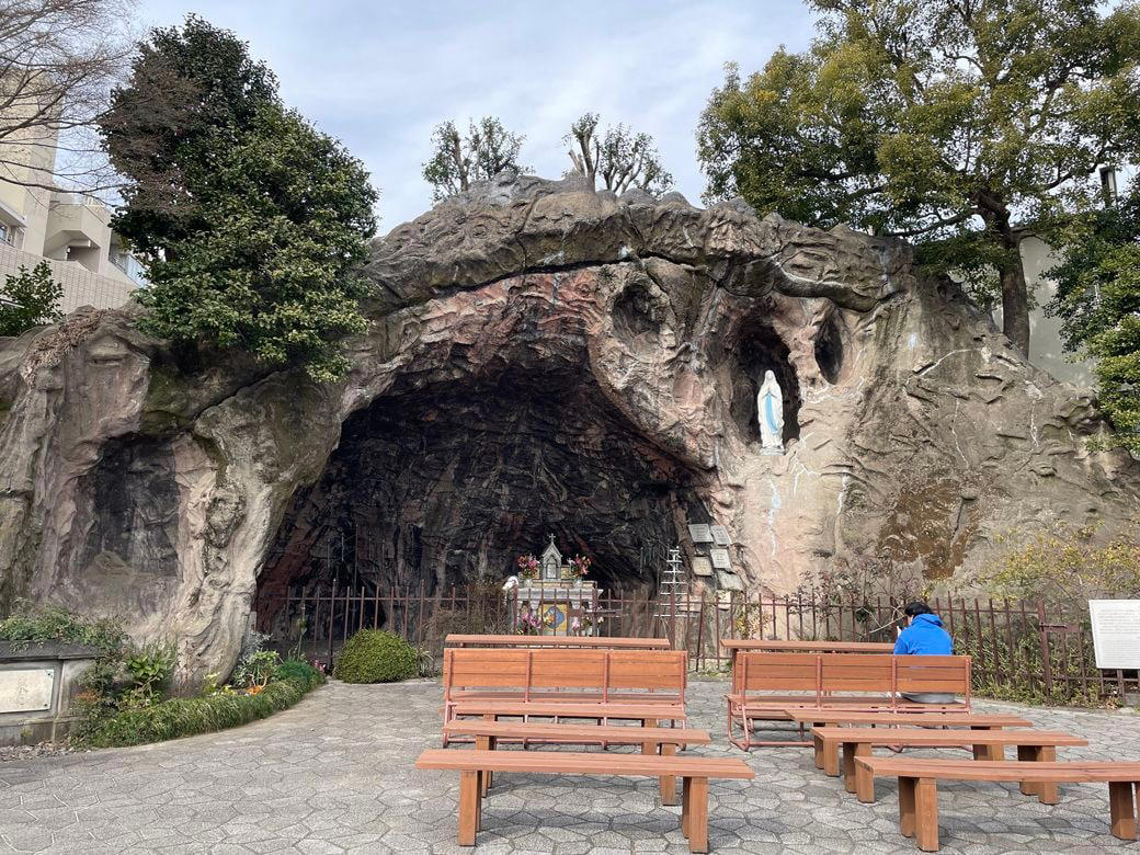 「じゃないほう」の地蔵通りに漂う独特の空気感, 神田川が分ける2つの顔, 街の格は「ドトール」に行けばわかる, 切り立つ崖下に潜む都心のオアシス, インクの匂いが残る街, 静けさと物語が折り重なっている江戸川橋