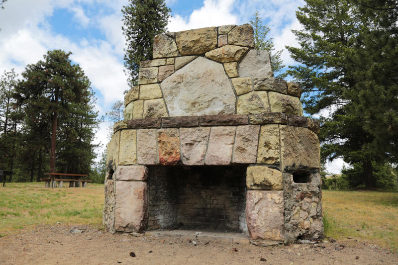 20. Umpqua State Scenic Corridor, 19. Fall Creek State Recreation Area, 18. Munson Creek Falls State Natural Site, 17. Hilgard Junction State Recreation Area, 16. Fort Rock State Natural Area, 15. J.S. Burres Day Use Area, 14. Clay Myers State Natural Area at Whalen Island, 13. Cottonwood Canyon State Park, 12. Catherine Creek State Park, 11. Unity Lake State Recreation Site, 10. Goose Lake State Recreation Area, 9. Geisel Monument State Heritage Site, 8. Sumpter Valley Dredge State Heritage Site, 7. Koberg Beach State Recreation Site, 6. Bates State Park, 5. Jackson F. Kimball State Recreation Site, 4. Red Bridge State Wayside, 3. Ukiah-Dale Forest State Scenic Corridor, 2. Golden & Silver Falls State Natural Area, 1. Battle Mountain Forest State Scenic Corridor