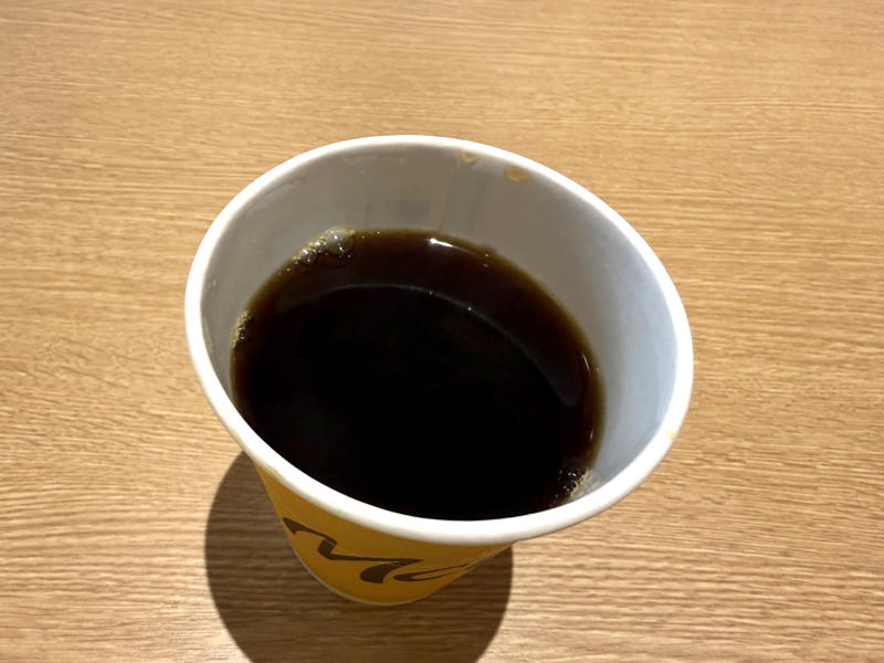 ・マクドナルド「プレミアムローストコーヒー」, ・バーガーキング「ブレンドコーヒー」, ・ゼッテリア「ホットコーヒー」, ・ウェンディーズ・ファーストキッチン「ホットコーヒー」, ・モスバーガー「ブレンドコーヒー」（ワンサイズのみ）, ・ケンタッキー・フライド・チキン「挽きたてリッチコーヒー」（Sサイズのみ）, ・コスパならマック一択か
