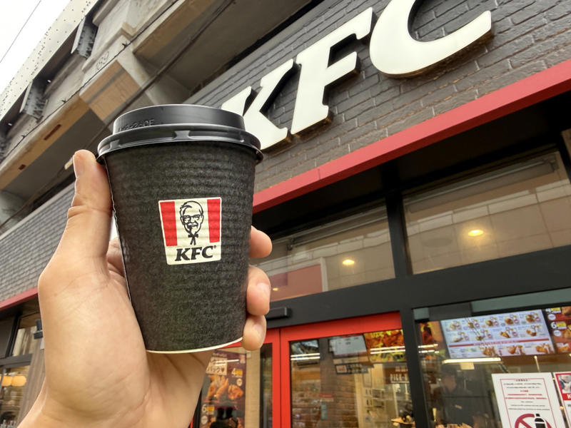 ・マクドナルド「プレミアムローストコーヒー」, ・バーガーキング「ブレンドコーヒー」, ・ゼッテリア「ホットコーヒー」, ・ウェンディーズ・ファーストキッチン「ホットコーヒー」, ・モスバーガー「ブレンドコーヒー」（ワンサイズのみ）, ・ケンタッキー・フライド・チキン「挽きたてリッチコーヒー」（Sサイズのみ）, ・コスパならマック一択か