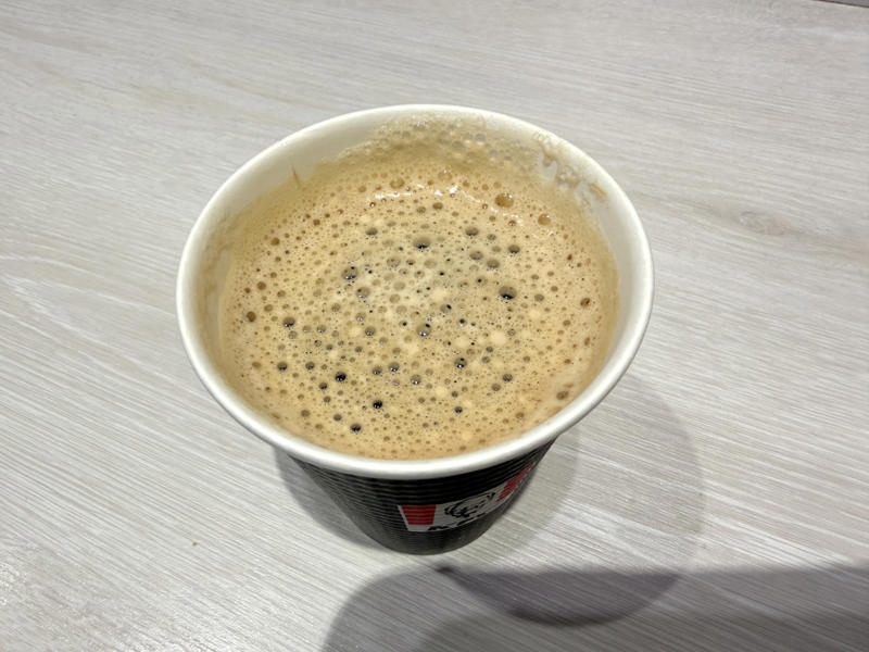 ・マクドナルド「プレミアムローストコーヒー」, ・バーガーキング「ブレンドコーヒー」, ・ゼッテリア「ホットコーヒー」, ・ウェンディーズ・ファーストキッチン「ホットコーヒー」, ・モスバーガー「ブレンドコーヒー」（ワンサイズのみ）, ・ケンタッキー・フライド・チキン「挽きたてリッチコーヒー」（Sサイズのみ）, ・コスパならマック一択か