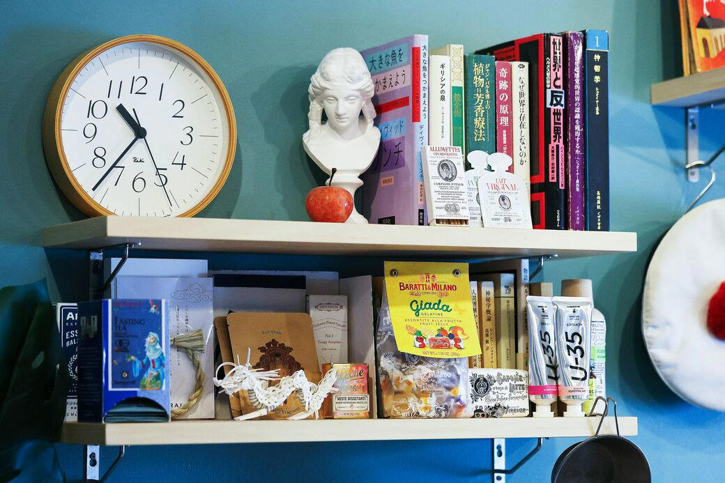 子どもの頃の驚きを手放さない, 父のようには生きられなかった, “ミーハー”は、生き延びるための知恵だ, 太陽と月を見て暮らす理由, 無理して“家族”を演じない生き方
