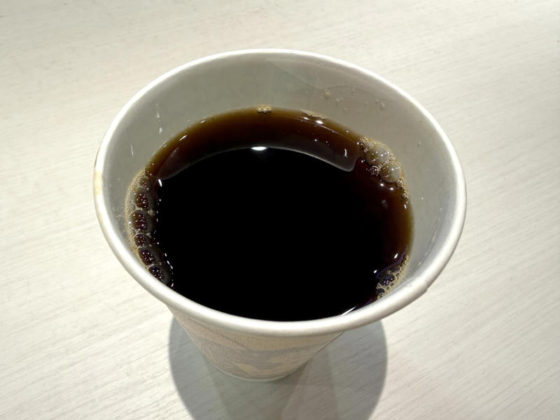 ・マクドナルド「プレミアムローストコーヒー」, ・バーガーキング「ブレンドコーヒー」, ・ゼッテリア「ホットコーヒー」, ・ウェンディーズ・ファーストキッチン「ホットコーヒー」, ・モスバーガー「ブレンドコーヒー」（ワンサイズのみ）, ・ケンタッキー・フライド・チキン「挽きたてリッチコーヒー」（Sサイズのみ）, ・コスパならマック一択か