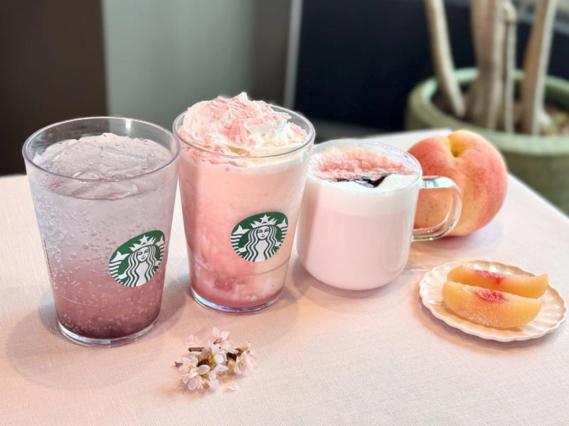 桜と白桃、そしてどっちも！ 嬉しい3つの選択肢, 「桜 咲くよ ラテ」の味わいは？どんなメニュー？, 「桜 咲くよ 白桃 フラペチーノ®」の味わいは？どんなメニュー？, 「桜 咲くよ 白桃 ソーダ」の味わいは？どんなメニュー？, 一番オススメしたいメニューはコレ！