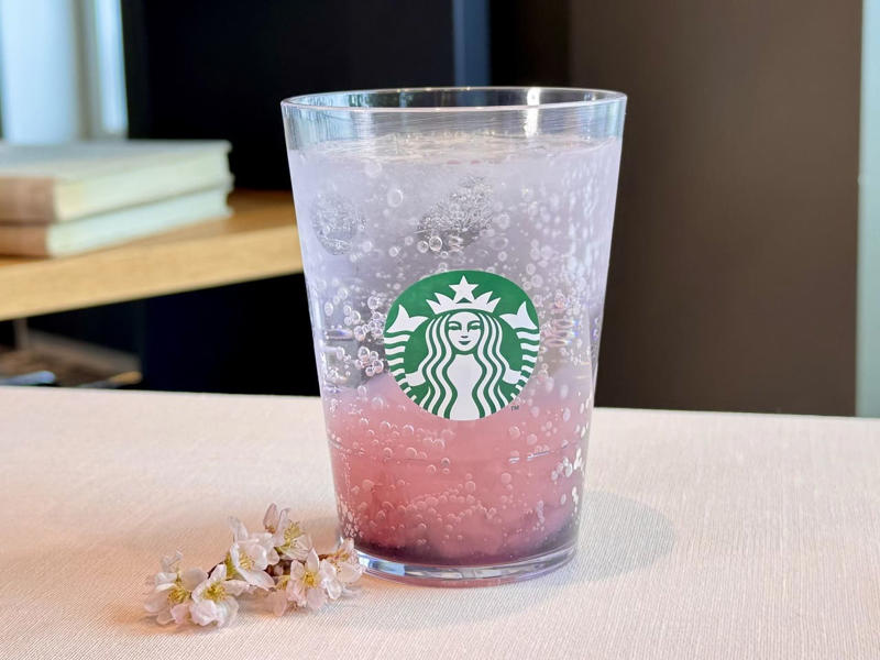 桜と白桃、そしてどっちも！ 嬉しい3つの選択肢, 「桜 咲くよ ラテ」の味わいは？どんなメニュー？, 「桜 咲くよ 白桃 フラペチーノ®」の味わいは？どんなメニュー？, 「桜 咲くよ 白桃 ソーダ」の味わいは？どんなメニュー？, 一番オススメしたいメニューはコレ！