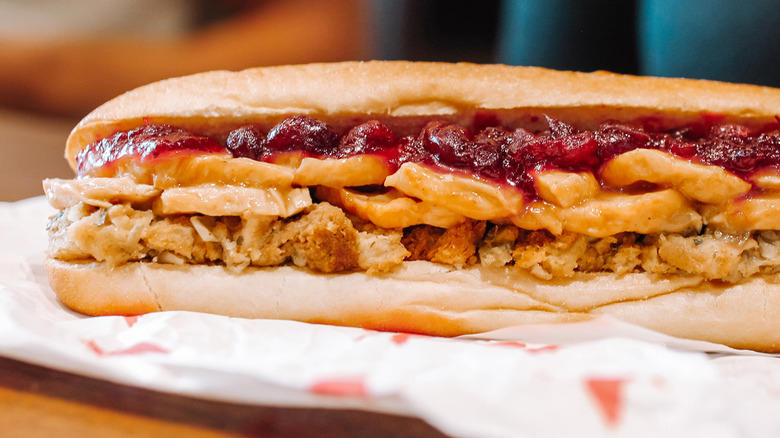 Use the kiosks, and be quick, Customize your drinks, literally any way you want, Don't miss the hot food at checkout, Check out the car-friendly, fresh snacks, Click the goose, Don't block the counter, Get the app, Hold the door