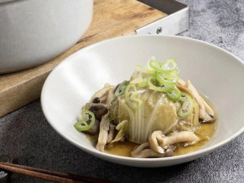 白菜のオイル蒸しステーキ, 白菜の梅おかかサラダ, 白菜とベーコンのレンジ蒸し白だしバター風味, 白菜のツナポン酢サラダ