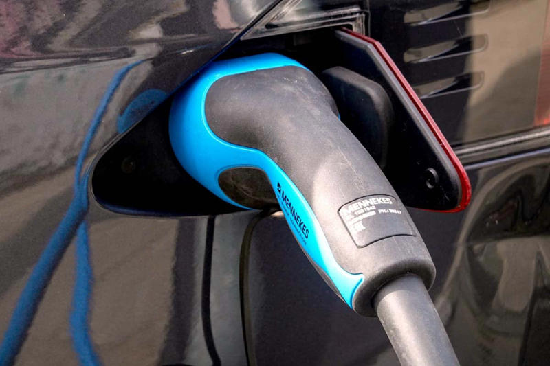 世界初の量産開始, 従来の利益集中構造, コスト構造の変化, 電池メーカーの競争激化, 完成車と用途の拡大, 浮上する企業と沈む企業, 製造力の時代への移行