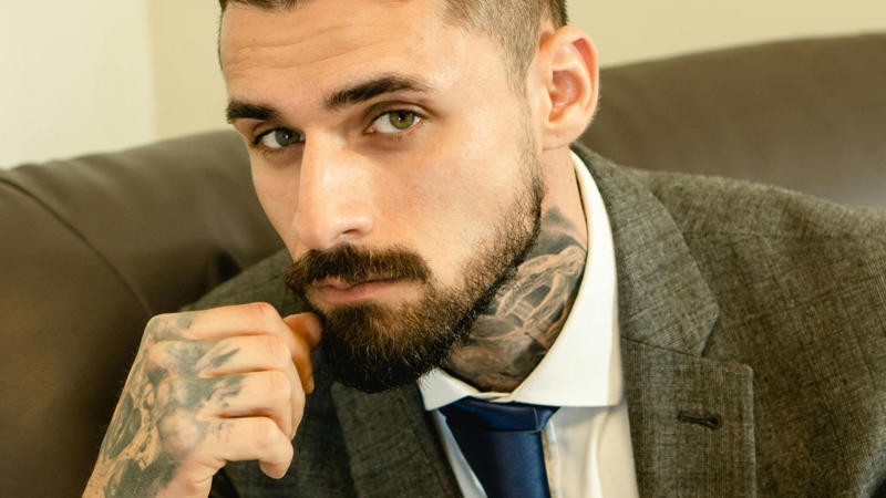 Romantic Names To Make You Swoon 1. Julian, 2. Adrian, 3. Sebastian, 4. Gabriel, 5. Raphael, 6. Lucian, 7. Matteo, 9. Alessandro, 10. Elio, 11. Valentino, 12. Emilio, 13. Dante, 14. Lorenzo, 15. Thiago, 16. Leandro, 17. Caius, 18. Santiago, 19. Orlando, 20. Amadeo