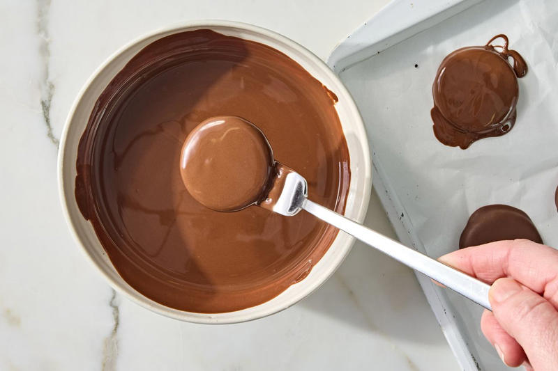 Thin Mints Are the Stars of Cookie Season, How To Make 2-Ingredient Copycat Thin Mints, Tips and Tweaks, More Sweet, Craveable Copycats