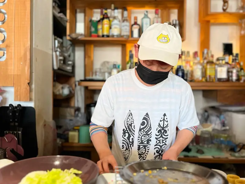 “とろみのあるソース”が人気。ロコモコ専門店, トマトバターカレーが生む、新感覚ロコモコ, 特製ハンバーグと目玉焼きが生む一体感, 手軽に楽しむ、ロコモコ屋さんのホットサンド, 食後は、軽やかなフローズンヨーグルトで
