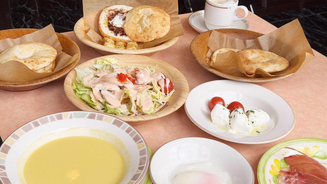 サイゼリヤのモーニング「朝サイゼ」 ドリンクバー付き300円から, 実質無料のフォッカチオとポテト, 朝サイゼのフォッカチオセット300円, サイゼリヤのシグネチャー「ミラノ風ドリア」に軍配, ビーフコンソメスープと相性抜群, 今後の拡大に期待