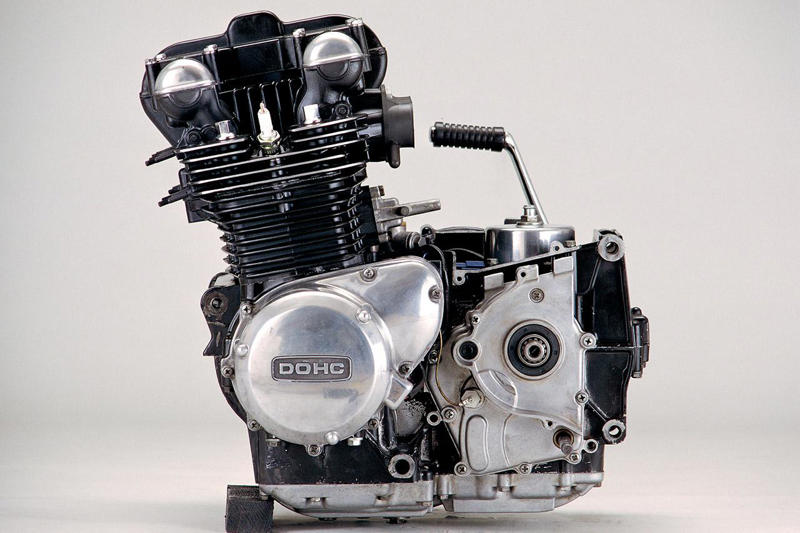 カワサキ「900SUPER4（Z1）」解説, カワサキ「900SUPER4（Z1）」ヒストリー, カワサキ「900SUPER4（Z1）」各部解説, カワサキ「900SUPER4（Z1）」「750RS（Z2）」主なスペック, カワサキ「900SUPER4（Z1）」「750RS（Z2）」のスタイリング・カラー解説, カワサキ「900SUPER4（Z1）」「750RS（Z2）」写真, おすすめ関連記事