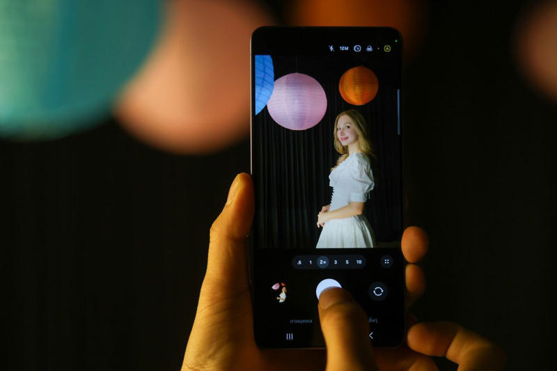 สัมผัสที่ดีกว่าเดิมของ Galaxy S26 Ultra, Privacy Display จอกันเสือกแบบ Hardware-level, “Hey Plex” จาก Perplexity เสริมแกร่ง Galaxy AI, S Pen ที่ไม่มีบลูทูธ, การถ่ายกลางคืนที่เนียนตาขึ้น, ฟีเจอร์อื่นๆ ที่น่าสนใจ, สเปกเครื่อง Galaxy S26 Ultra