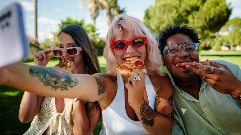 With Love, Always, KoMex Fusion, Yukon Pizza, Bāng Bar by Momofuku, Arts District Kitchen, Gordon Ramsay Fish &amp; Chips, Monta Ramen, Dirt Dog, Coronado Cafe, Ellis Island BBQ, Red Dwarf, BabyStacks Cafe, Haute Doggery, Gritz Cafe, Methodology