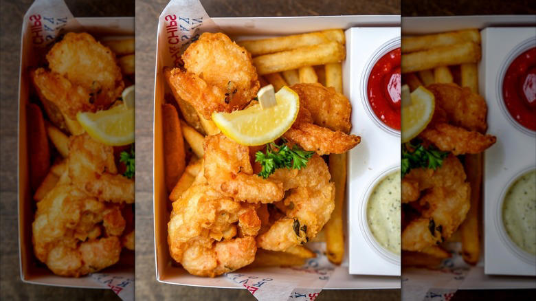 With Love, Always, KoMex Fusion, Yukon Pizza, Bāng Bar by Momofuku, Arts District Kitchen, Gordon Ramsay Fish &amp; Chips, Monta Ramen, Dirt Dog, Coronado Cafe, Ellis Island BBQ, Red Dwarf, BabyStacks Cafe, Haute Doggery, Gritz Cafe, Methodology