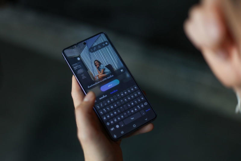 สัมผัสที่ดีกว่าเดิมของ Galaxy S26 Ultra, Privacy Display จอกันเสือกแบบ Hardware-level, “Hey Plex” จาก Perplexity เสริมแกร่ง Galaxy AI, S Pen ที่ไม่มีบลูทูธ, การถ่ายกลางคืนที่เนียนตาขึ้น, ฟีเจอร์อื่นๆ ที่น่าสนใจ, สเปกเครื่อง Galaxy S26 Ultra