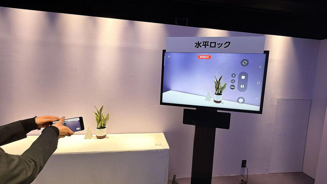 「使いこなせない」というAIの壁, プライバシーディスプレイという差別化, ハードウェアの進化点, 日本市場での販売戦略, AIフォンの先に何があるか