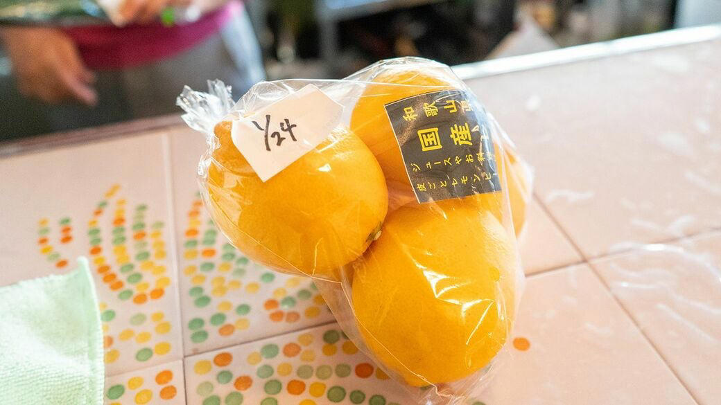 35人分の食材を求めてスーパーをはしご, 1週間分の献立を暗記し食材を管理, 唐揚げは「おやつ」, 65年続く「食事付き学生寮」の歩み, 自分のリズムで動くことが日常を支える, 「一日でも長く」