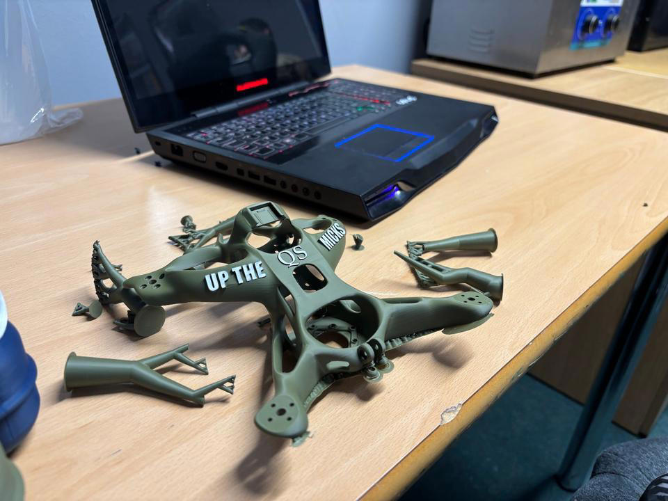 ドローン戦対策の鍵を握る「3Dプリント」, 英軍もドローン本体のプリントに成功, 前線付近で数時間以内に製造するウクライナ, ウクライナの実戦経験に触発され、訓練も変えた, 「これほど多くを学べるとは予想していなかった」