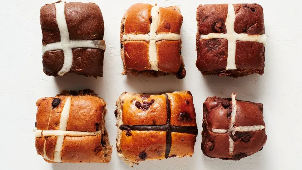 The method and the judges, The criteria, The chocolate hot cross bun taste test, More hot cross bun taste tests, Make your own hot cross buns