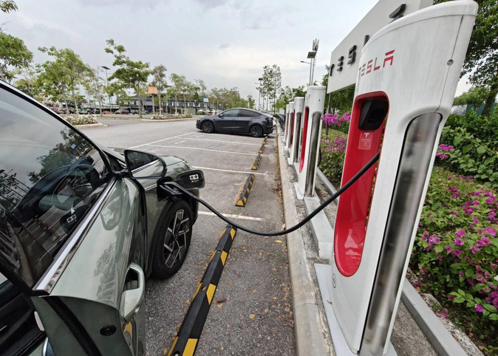 Which non-Tesla EVs can support Tesla Supercharger?, How to activate Tesla Supercharger for non-Tesla EVs?, Be aware of the short charging cable on Tesla Supercharger V3 posts, Charging speed limitation for 800V-based EVs