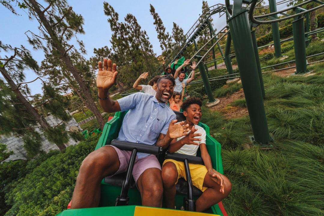 9. Six Flags Discovery Kingdom (Vallejo), 8. California’s Great America (Santa Clara), 7. Santa Cruz Beach Boardwalk (Santa Cruz), 6. Six Flags Magic Mountain (Valencia), 5. SeaWorld San Diego (San Diego), 4. Knott’s Berry Farm (Buena Park), 3. Universal Studios Hollywood (Universal City), 2. Disney California Adventure (Anaheim), 1. Disneyland Park (Anaheim)