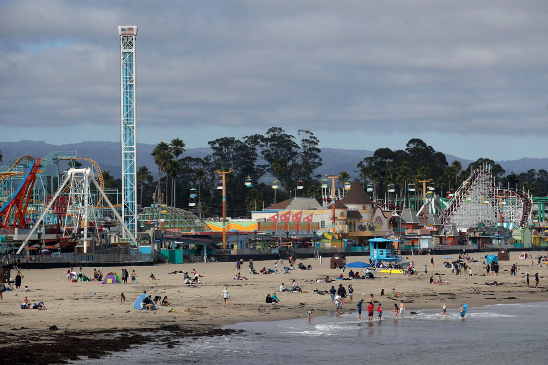 9. Six Flags Discovery Kingdom (Vallejo), 8. California’s Great America (Santa Clara), 7. Santa Cruz Beach Boardwalk (Santa Cruz), 6. Six Flags Magic Mountain (Valencia), 5. SeaWorld San Diego (San Diego), 4. Knott’s Berry Farm (Buena Park), 3. Universal Studios Hollywood (Universal City), 2. Disney California Adventure (Anaheim), 1. Disneyland Park (Anaheim)