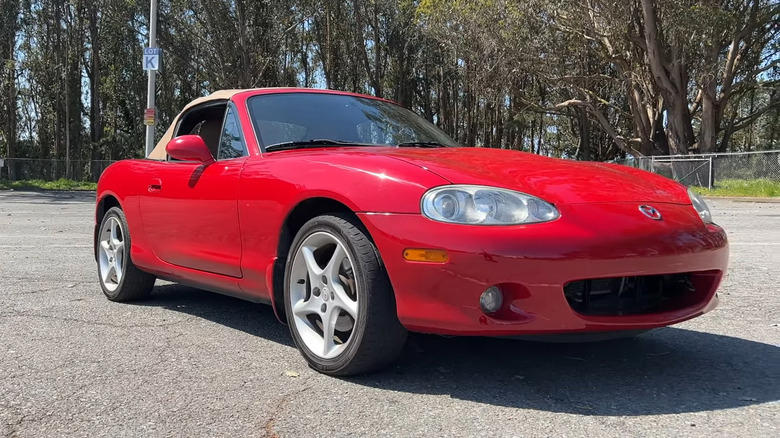 2002 Acura RSX, 2002 Ferrari Enzo, 2002 BMW M3, 2002 Chevrolet Corvette, 2002 Ford Thunderbird, 2002 Toyota MR2 Spyder, 2002 Dodge Viper, 2002 Mazda MX-5, 2002 Aston Martin V12 Vanquish, 2002 Cadillac Escalade