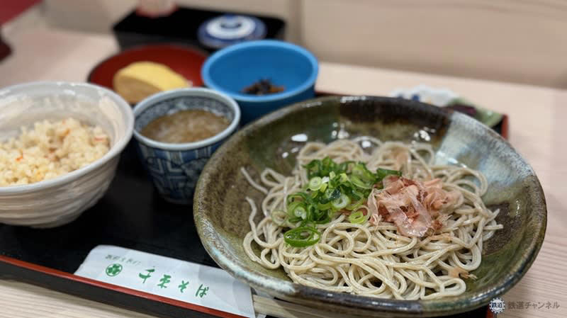 THEローカルフード「フジバーグ」, ご当地グルメの定番「ソースカツ丼」, 在来種のそば×大根おろし「越前おろしそば」, 屋台ラーメン文化が根付く「敦賀ラーメン」, チャンピオンの味を気軽に「新田珈琲」, 福井のご当地ドリンクと言えば「ローヤルさわやか」