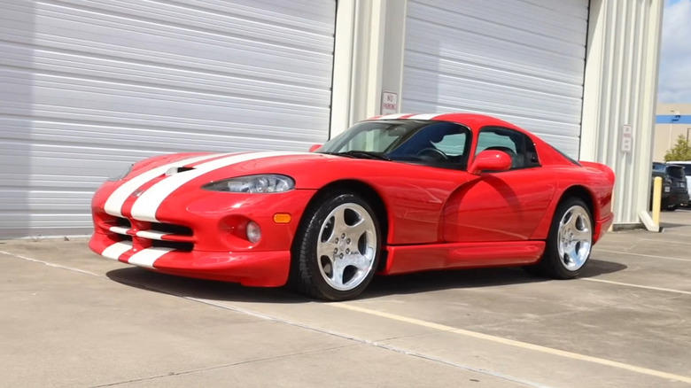 2002 Acura RSX, 2002 Ferrari Enzo, 2002 BMW M3, 2002 Chevrolet Corvette, 2002 Ford Thunderbird, 2002 Toyota MR2 Spyder, 2002 Dodge Viper, 2002 Mazda MX-5, 2002 Aston Martin V12 Vanquish, 2002 Cadillac Escalade