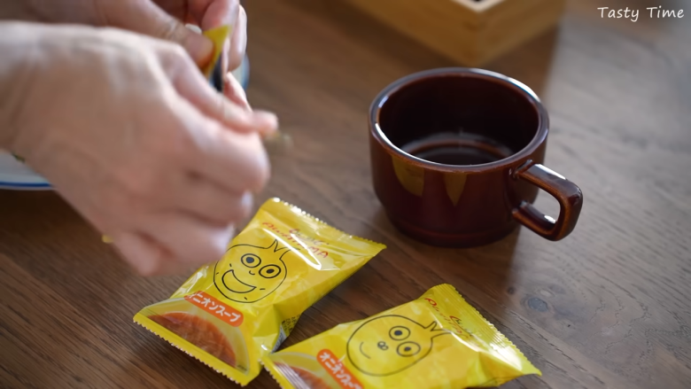 ・ドバイ ピスタチオ チョコ, ・正官庄 ザクロ・紅参, ・LA BOULANGERIE クロワッサントースト, ・PAYSAN BRETON ゲランド塩のバター, ・活〆黒瀬ぶりさく, ・アテナ ギリシャヨーグルト, ・フラワートルティーヤ, ・Arla ハバティ チーズスライス, ・SENOBL クリームブリュレ, ・Vita+ レッドグレープフルーツ, ・韓国産スイートキウイ, ・AWATAMA オニオンスープ