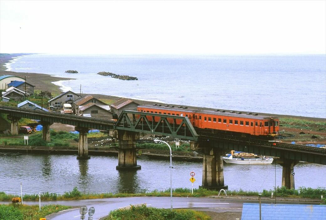 「雄大すぎる」風景に圧倒, 消えた絶景路線の数々, 留萌本線が「連ドラ」の舞台になったきっかけ, 留萌本線が適していた理由, 「鉄道取材」だが足は車に, 思い出は尽きないが…