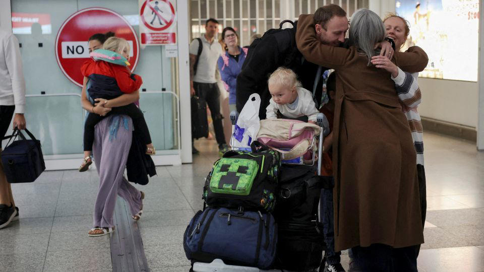 Evacuations underway, What is the current aviation situation?, What are governments advising?, What about cruises?
