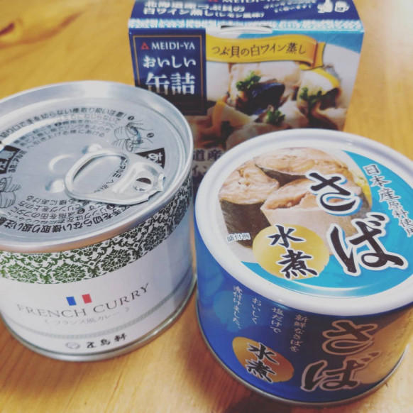 ・缶詰を湯煎するやり方, ・缶詰を湯煎する際の注意点は？, ・湯煎がおすすめの缶詰は？, ・缶詰ごと電子レンジで温めるやり方, ・直火で加熱するやり方, ・牡蠣のアヒージョ, ・さばのアヒージョ