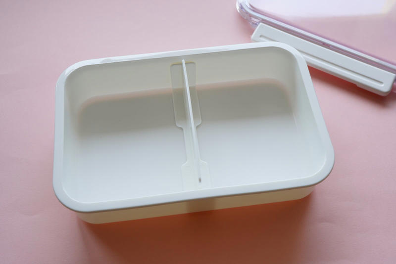 NGその1．プラスチック, NGその2．ワックス仕上げの床や家具, 人工大理石や天然大理石への使用も注意して, 掃除をする前に「素材」の確認を