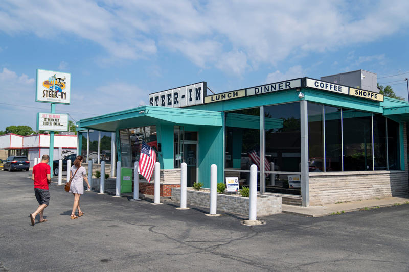 The Rathskeller, St. Elmo, Shapiro's Delicatessen, The Workingman's Friend , Hollyhock Hill, Iaria's Italian Restaurant, MCL Cafeterias, Bar-B-Q Heaven, Steer-In, Nick's Chili Parlor, Café Patachou