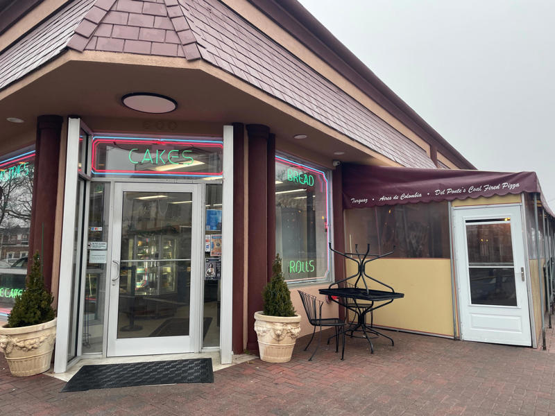 Del Ponte's Bakery, Bradley Beach, Federici's Family Restaurant, Freehold Borough, Frank's Deli & Restaurant, Asbury Park, Jimmy's Italian Restaurant, Asbury Park, Keyport Fishery, Keyport, Lucille's Luncheonette, Barnegat , Maruca's Tomato Pies, Seaside Heights, Mueller's Bakery, Bay Head, Spano's Ristorante Italiano, Point Pleasant Beach , WindMill Hot Dogs and Max's Bar & Grill, Long Branch