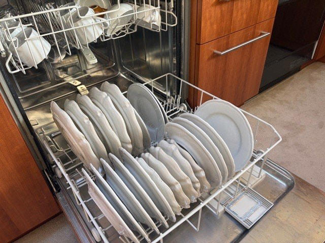 フランス賃貸物件の「食洗器」事情, 一度使ったら便利だと気づいた, 子どもが独立したあとの食洗器の使い道は？, 食洗機を使って、その分夜の時間を楽しむことに
