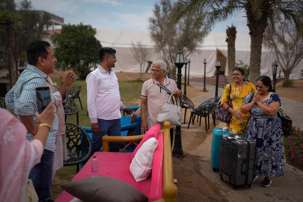 Emirates Iran Stranded Travellers