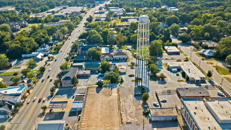 Camden, South Carolina, Beaufort, South Carolina, Laurel, Mississippi, Bristol, Virginia, Dahlonega, Georgia