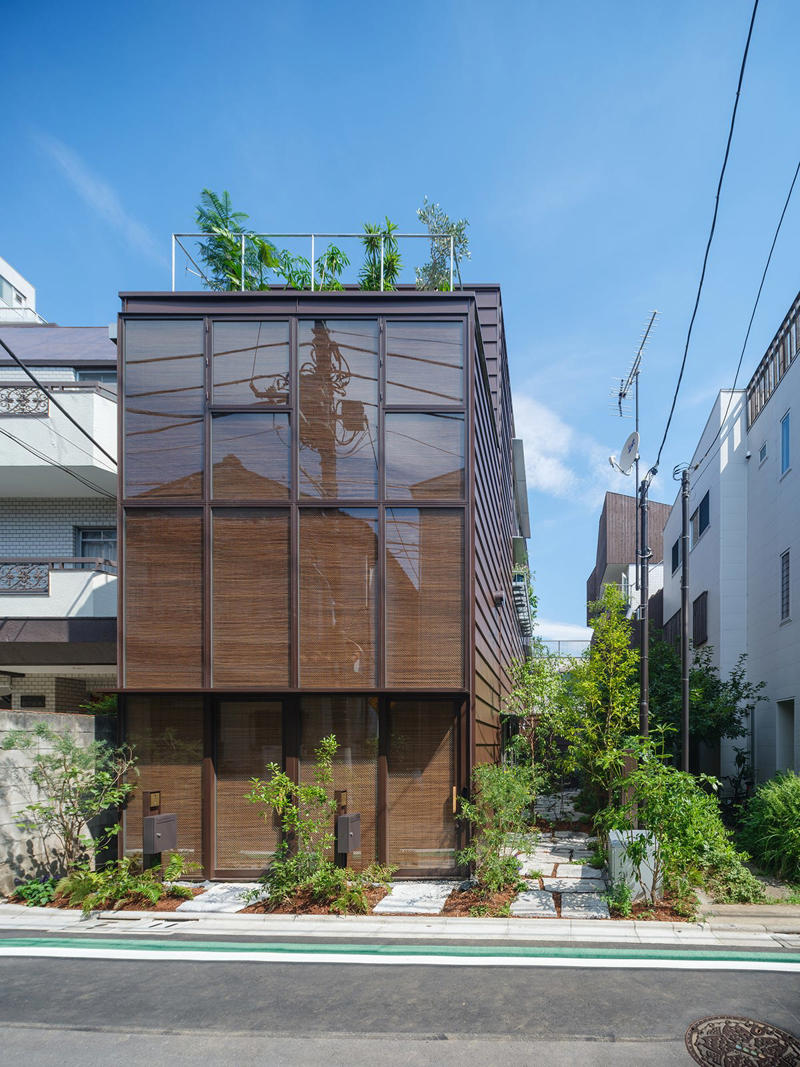 設計哲学インタビュー／循環の“かなめ”となる建築、自然とつながる“Delightfulな建築を目指して, 建築事例7選／これまでに手掛けた、あるいは計画中のプロジェクトを紹介, ■ 住宅「上野の立体長屋」, ■ オフィスビル「GOOD CYCLE BUILDING 001」, ■ 住宅「一宮のノコギリ屋根」, ■ 住宅「16の窓とペチカの家」, ■ インスタレーション「循環のかなめ──自然とつながる建築」, ■ サウナ小屋「築土庵」, Q&amp;A／設計者であり、研究者。建築家としての「個性」にどう辿り着いたのか？, 建築家を志した理由やきっかけは？ , 影響や感銘を受けた建築家、建築は？, 建築業界に言いたいことはありますか？, いつか叶えたい夢があれば教えてください