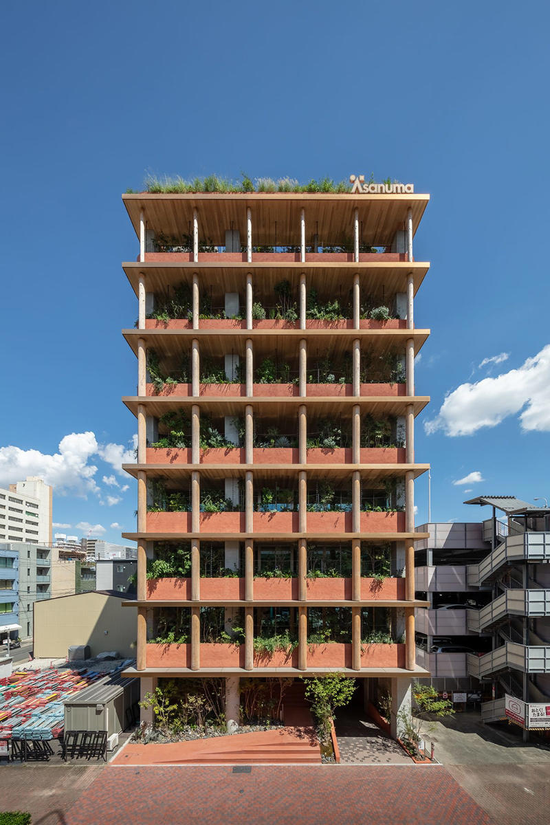 設計哲学インタビュー／循環の“かなめ”となる建築、自然とつながる“Delightfulな建築を目指して, 建築事例7選／これまでに手掛けた、あるいは計画中のプロジェクトを紹介, ■ 住宅「上野の立体長屋」, ■ オフィスビル「GOOD CYCLE BUILDING 001」, ■ 住宅「一宮のノコギリ屋根」, ■ 住宅「16の窓とペチカの家」, ■ インスタレーション「循環のかなめ──自然とつながる建築」, ■ サウナ小屋「築土庵」, Q&amp;A／設計者であり、研究者。建築家としての「個性」にどう辿り着いたのか？, 建築家を志した理由やきっかけは？ , 影響や感銘を受けた建築家、建築は？, 建築業界に言いたいことはありますか？, いつか叶えたい夢があれば教えてください