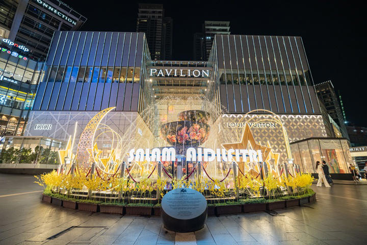 1. Suria KLCC, 2. Alamanda Shopping Centre, 3. Pavilion Bukit Jalil, 4. Pavilion Damansara Heights, 5. Pavilion Kuala Lumpur, 6. The Exchange TRX, 7. Lalaport BBCC