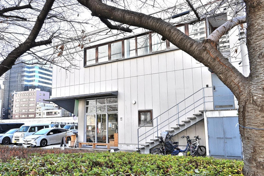ジャンルレスな食体験を！境界線のない美味しさの秘密, 生産者の“顔”が見える、ストーリーを味わう贅沢, 憧れの家具を「使って試せる」贅沢な特等席, 五感を揺さぶる、パティシエの遊び心と素材の「新体験」, 香りに包まれる至福「タルト・シトロン」, もっちり、カリッ。新食感の「米粉クレープ」, 注目素材「バイオ茶」×金柑の、攻めのマフィン, 世界を旅する焼き菓子コーナー, 中之島で「食」と「デザイン」の体験に触れる休日を