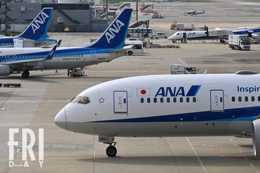 まるでLCC？　ANA「新運賃」, 海外の「最安運賃」のシビアな現実, ３つの新運賃、何が違う？, 結局いくら？　新旧運賃を比較, 要注意！　キャンセル料も変更, ANAを直撃！　新ルールの「意図」, マイルなし？　進む「空の格差」
