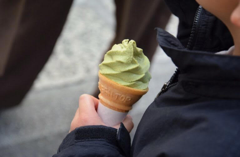 水色亭「トリプルチーズメンチカツ」400円, 水色亭「ソフトクリーム 抹茶」400円, 古都芋本舖「炙りみたらし」350円, 食べ歩きの合間にふらっと立ち寄った｢八坂庚申堂｣, 食べ歩きは｢銀閣寺｣を眺めながら, 番外編：大人も子どもも大興奮！｢ニンテンドーミュージアム｣, 安くて旨い！大須商店街の底力, 大須ベーカリー「珈琲あんぱん」230円, 李さんの台湾名物屋台「台湾唐揚げ」750円, お腹も心も満たされる、我が家の「食い倒れ」備忘録