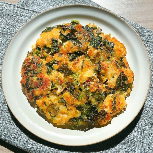 ほうれん草とささみのカリカリ焼き, 作り方：① ボウルに【A】を入れて混ぜる。, ② ①にパン粉を入れて軽く混ぜる。, ③ フライパンにサラダ油を引いて中火に熱し、②を入れる。両面カリッとするまで加熱したら、完成！, これ、5袋なくなるって言われても普通に納得でした！！, ✔ 失敗しないポイント
