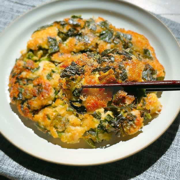 ほうれん草とささみのカリカリ焼き, 作り方：① ボウルに【A】を入れて混ぜる。, ② ①にパン粉を入れて軽く混ぜる。, ③ フライパンにサラダ油を引いて中火に熱し、②を入れる。両面カリッとするまで加熱したら、完成！, これ、5袋なくなるって言われても普通に納得でした！！, ✔ 失敗しないポイント